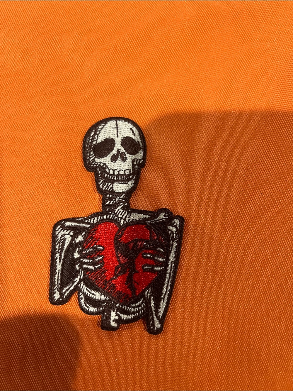 Skeleton Holding Red Heart Patch - Picture 4 of 4